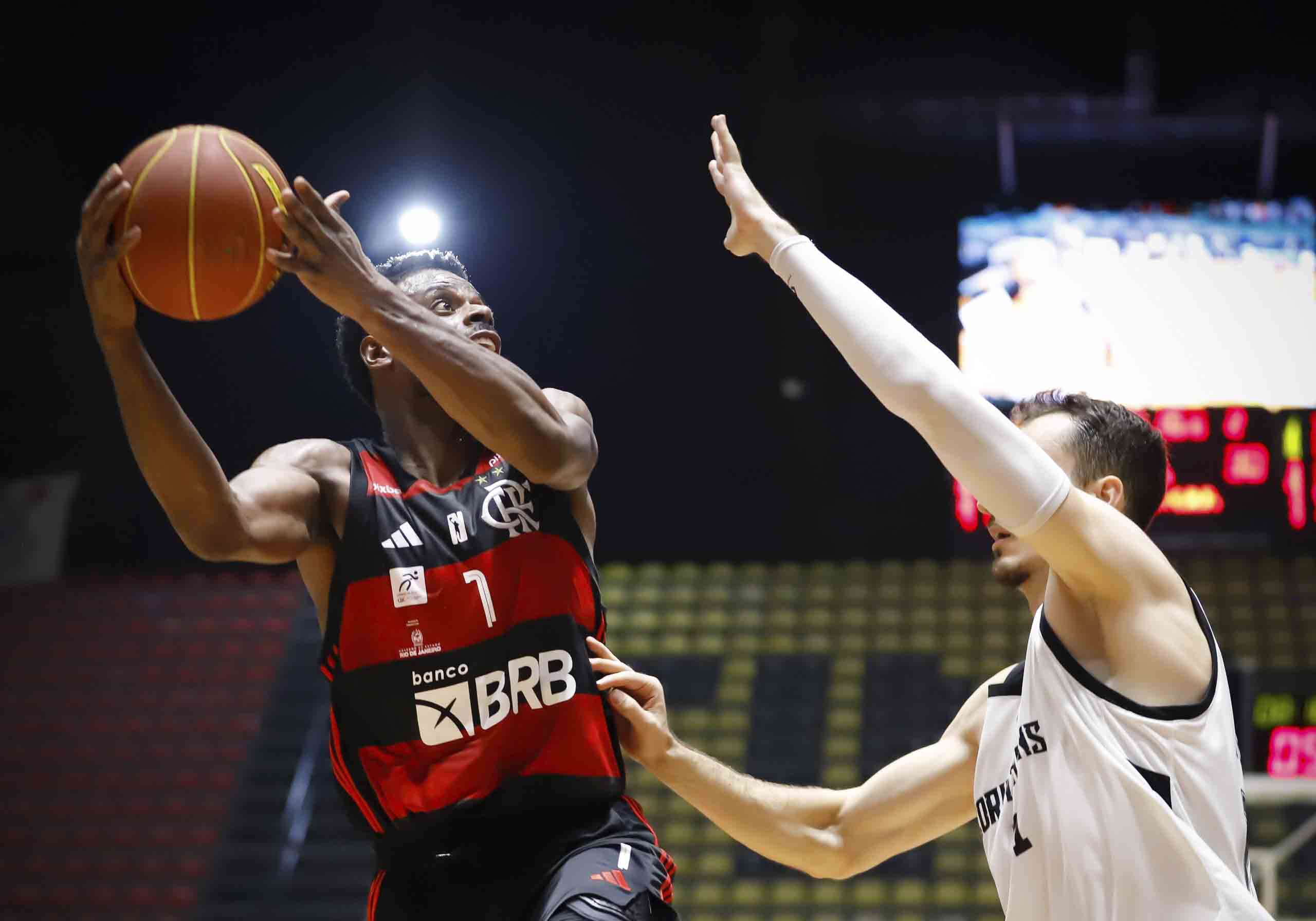 FORA DE CASA, FLABASQUETE É DOMINANTE DO INÍCIO AO FIM E VENCE O CORINTHIANS POR 95 A 72, PELO NBB